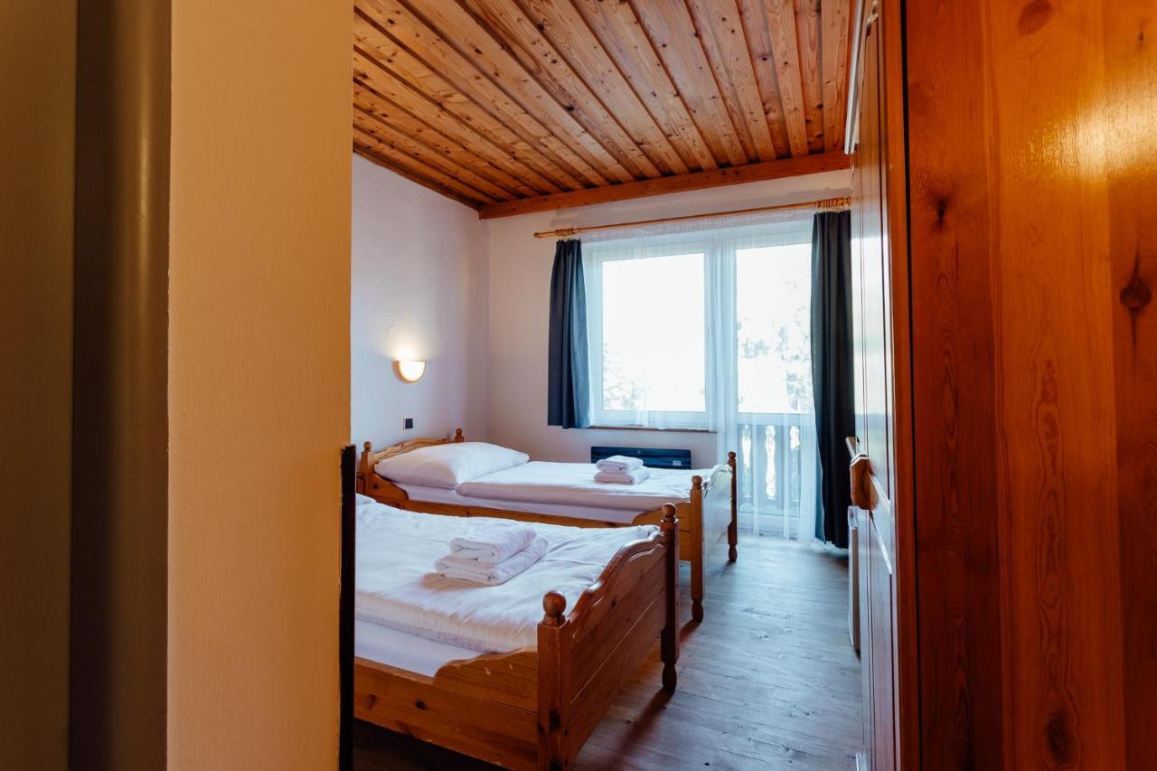 Penzion Topky Banská Štiavnica エクステリア 写真