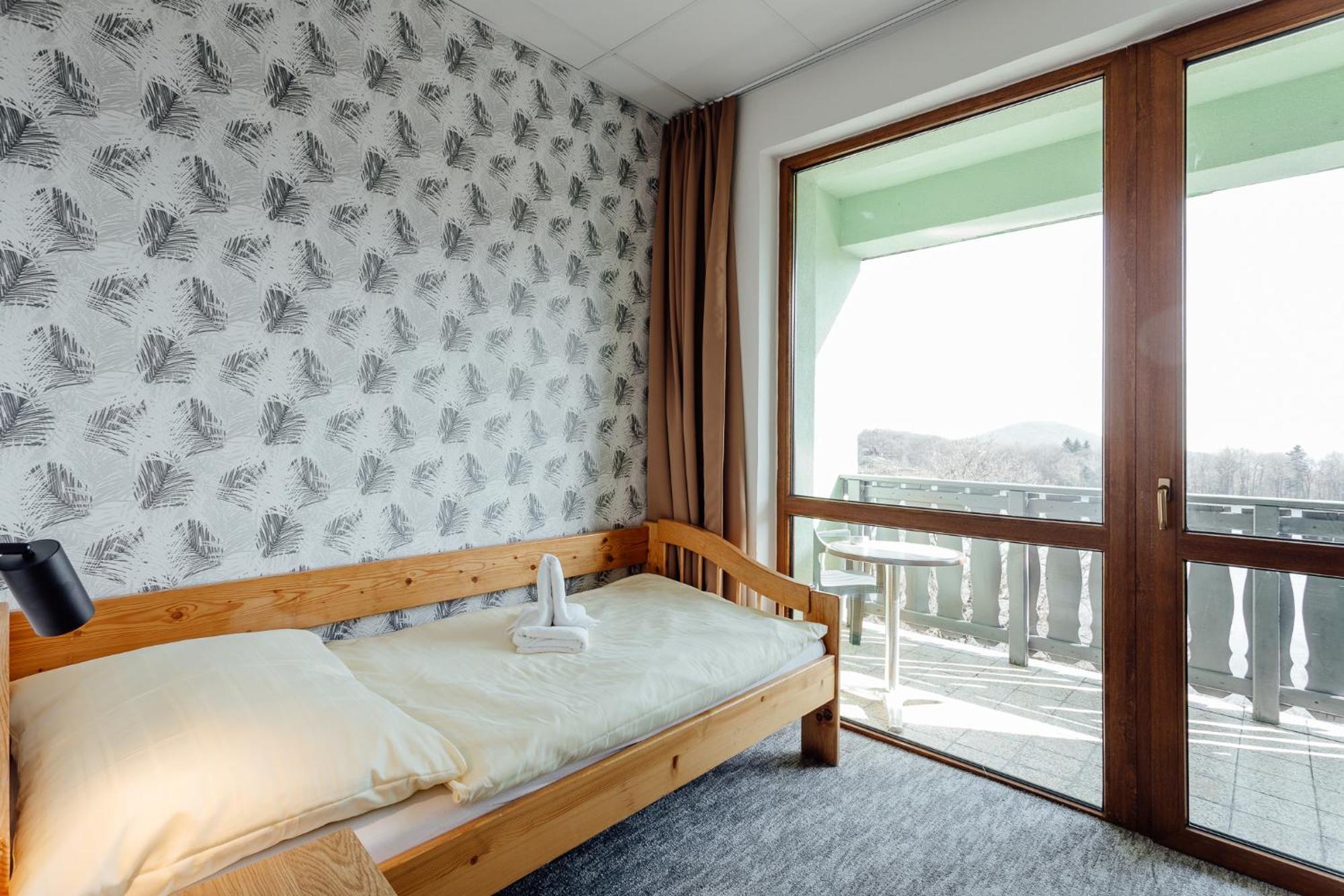 Penzion Topky Banská Štiavnica エクステリア 写真